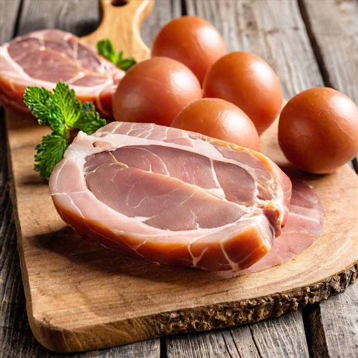 Découpe parfaite du jambon à l'os